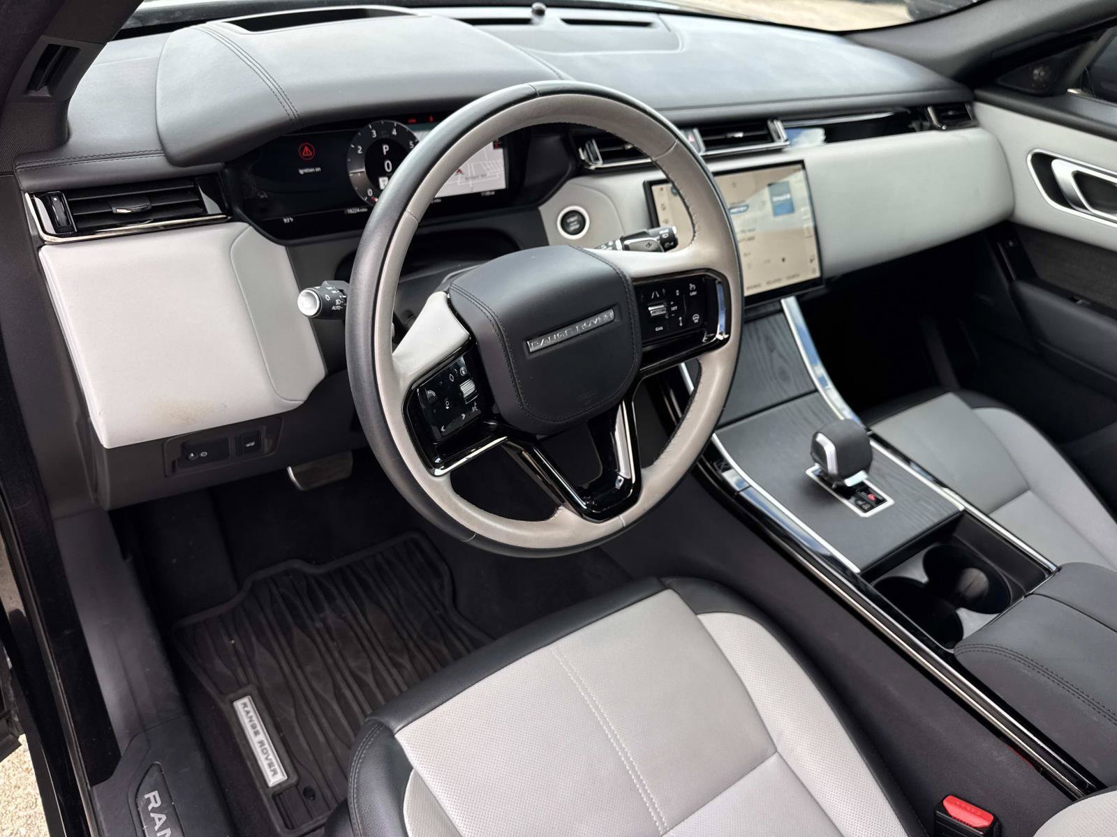 Used 2026 Land Rover Range Rover Velar Dynamic SE AWD/4WD image 6