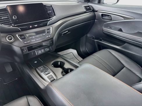 Used 2025 Honda Ridgeline TrailSport image 32