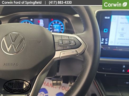 Used 2024 Volkswagen Atlas Peak Edition SE AWD/4WD image 31