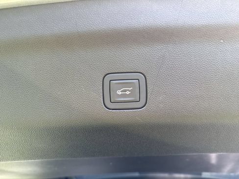 Used 2025 Chevrolet Tahoe High Country w/ Sun And Tow Package AWD/4WD image 18