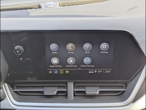 Used 2026 Chevrolet Trax RS FWD image 23