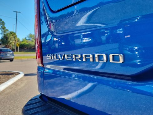 Used 2023 Chevrolet Silverado 1500 ZR2 w/ Technology Package image 8