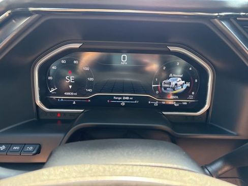 Used 2024 GMC Sierra 2500 AT4 w/ AT4 Premium Plus Package AWD/4WD image 6