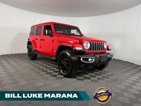 Used 2025 Jeep Wrangler Unlimited Sahara AWD/4WD image 1