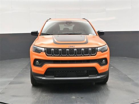 New 2026 Jeep Compass Latitude w/ Mopar Graphics Package image 5