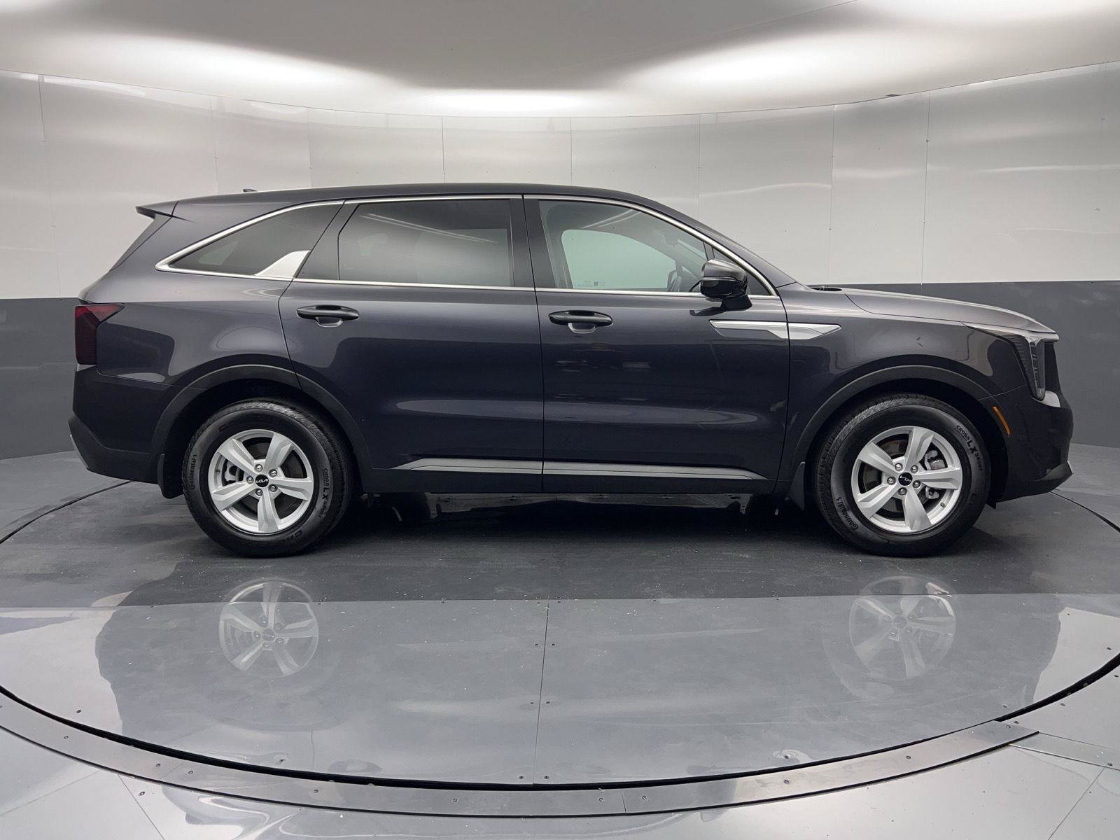 Used 2025 Kia Sorento LX FWD image 34
