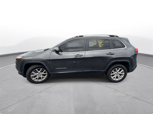 Used 2018 Jeep Cherokee Latitude Plus FWD image 9