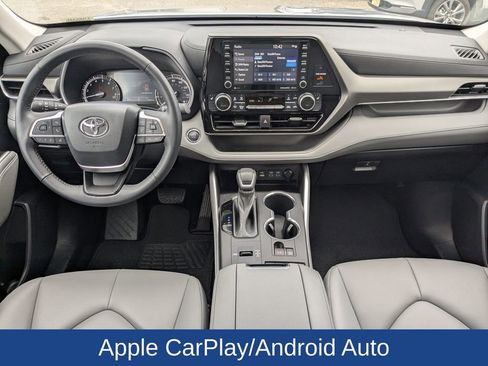 Used 2022 Toyota Highlander XLE image 19