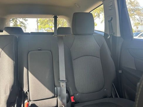 Used 2017 Chevrolet Traverse LT w/ Style and Technology Package image 14