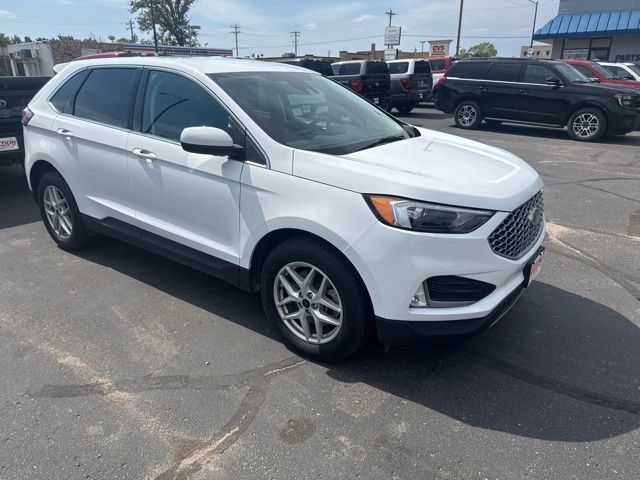 Used 2023 Ford Edge SEL w/ Convenience Package AWD/4WD image 3