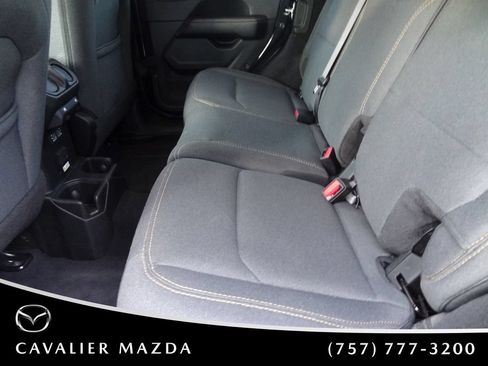 Used 2025 Jeep Wrangler Unlimited Sahara AWD/4WD image 10