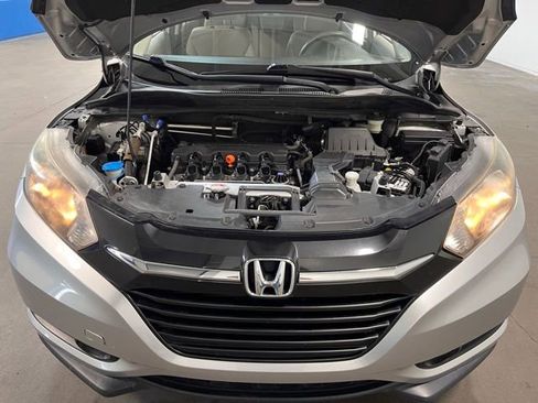 Used 2016 Honda HR-V EX image 9