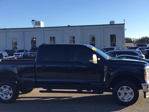 Used 2025 Ford F250 XLT image 4