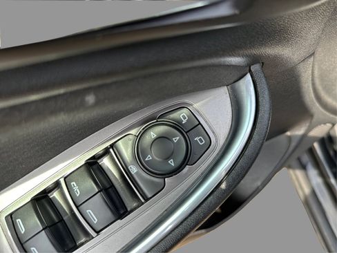 Used 2021 Chevrolet Malibu LT FWD image 38
