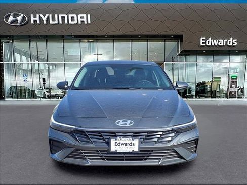 New 2025 Hyundai Elantra SE image 11