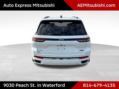 Used 2023 Jeep Grand Cherokee Overland w/ Luxury Tech Group IV AWD/4WD image 6