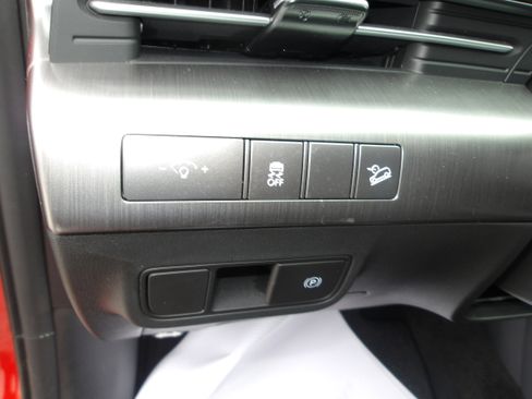 Certified 2025 Hyundai Kona SEL AWD/4WD image 16