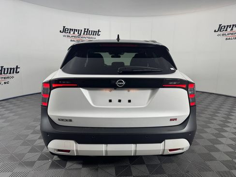 Used 2025 Nissan Kicks SR FWD image 8