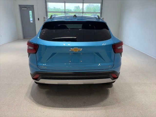 New 2026 Chevrolet Trax LT w/ Driver Confidence Package FWD image 5