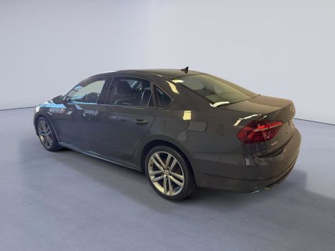 Used 2018 Volkswagen Passat 2.0T R-Line FWD image 4