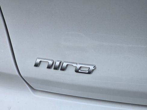 Used 2019 Kia Niro EX image 37