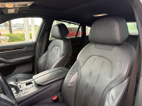 Used 2019 BMW X6 xDrive50i w/ M Sport Package AWD/4WD image 15