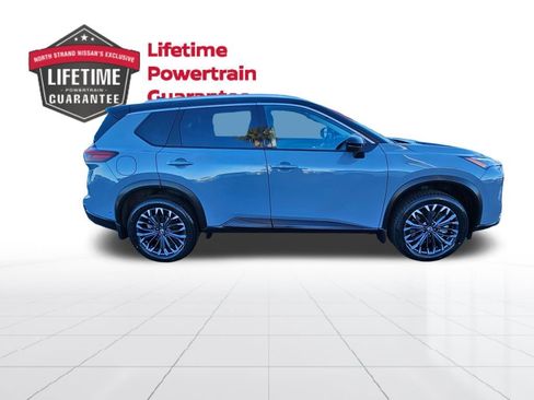 Certified 2025 Nissan Rogue SL w/ Tech Package FWD image 6