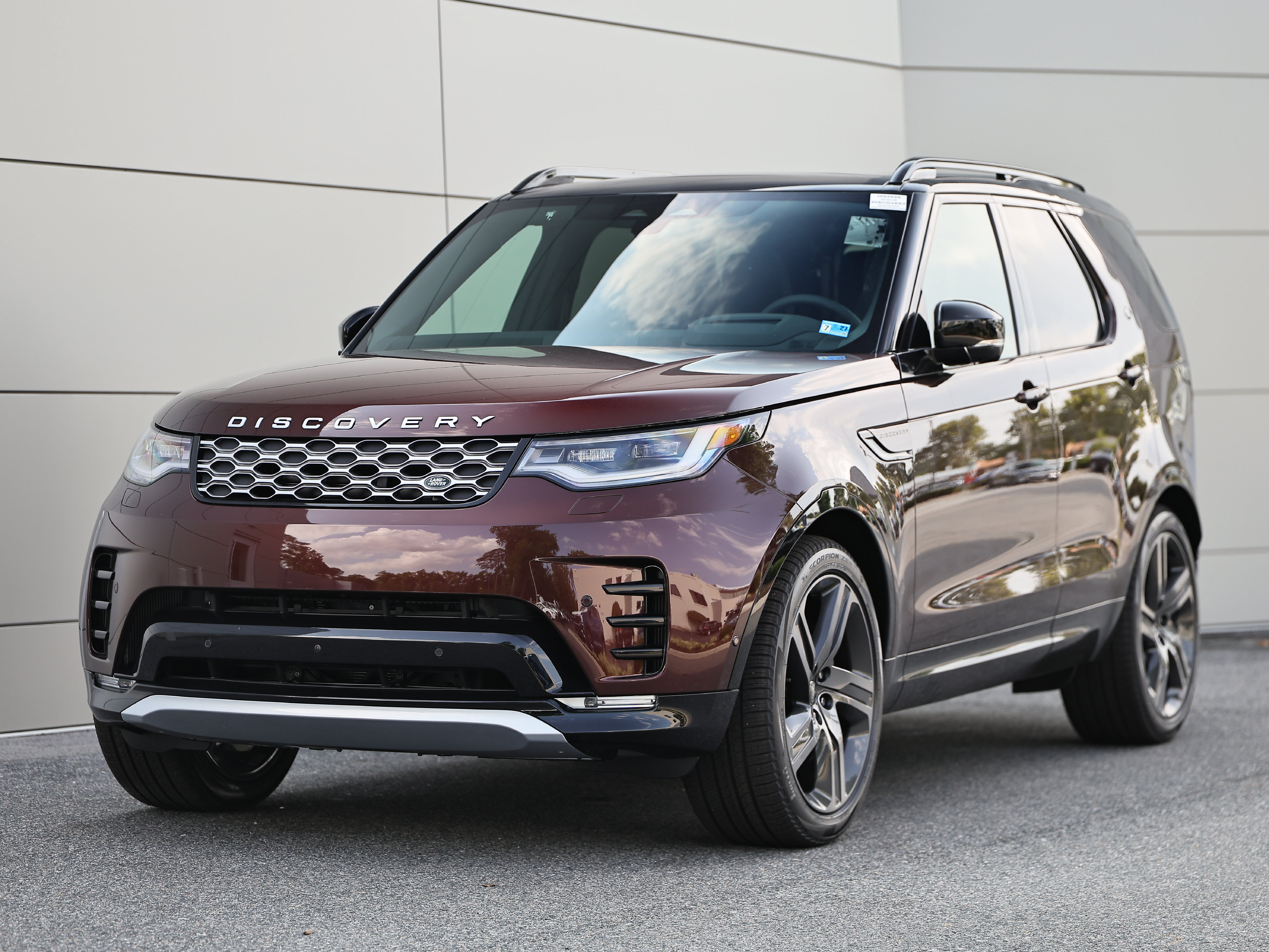 New 2026 Land Rover Discovery Limited Edition AWD/4WD image 1