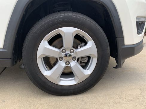 Used 2020 Jeep Compass Latitude AWD/4WD image 13