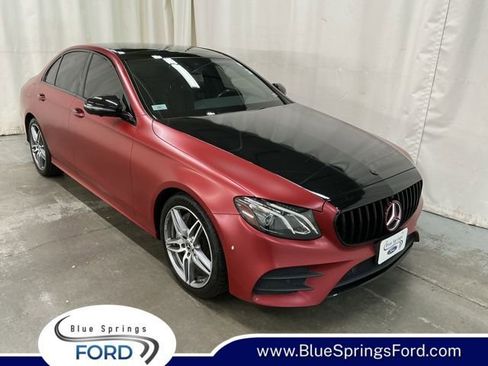Used 2019 Mercedes-Benz E 300 4MATIC image 1
