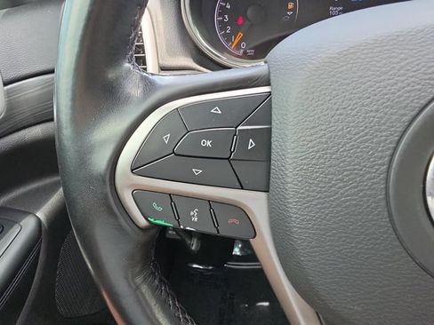 Used 2021 Jeep Grand Cherokee Laredo RWD image 21