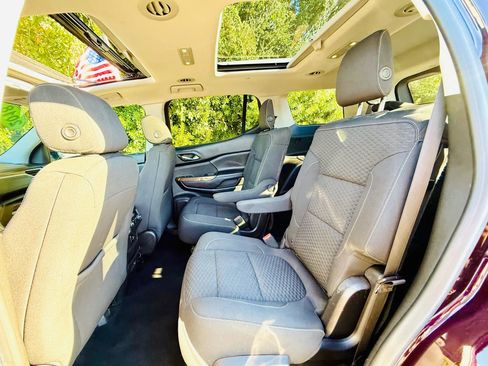 Used 2018 GMC Acadia SLE image 50