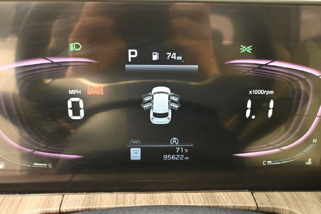 Used 2024 Kia Telluride EX w/ EX Captain's Chair Package AWD/4WD image 24