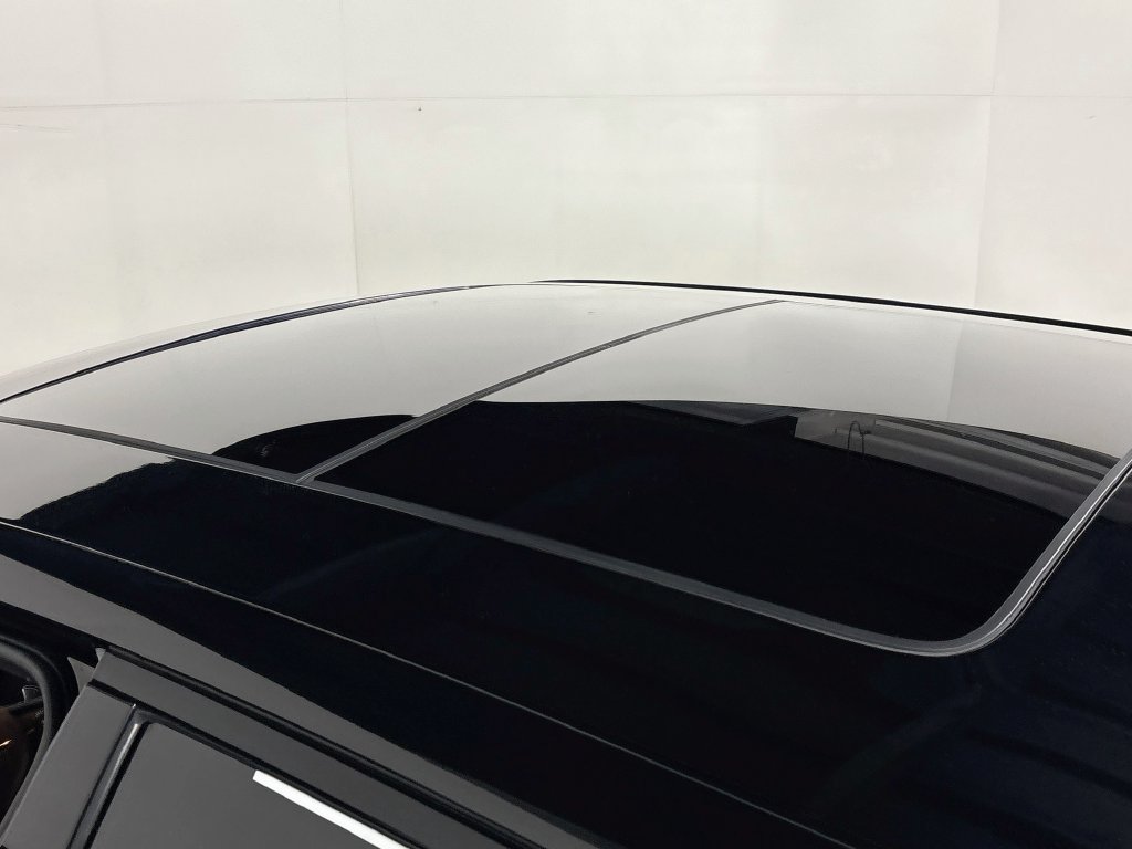 Used 2016 Chrysler 300 S AWD/4WD image 19