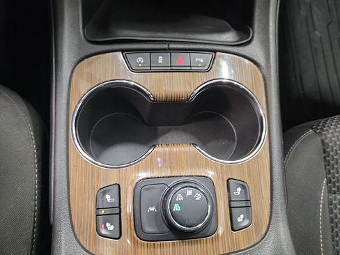 Used 2021 GMC Acadia SLE w/ Driver Convenience Package image 19