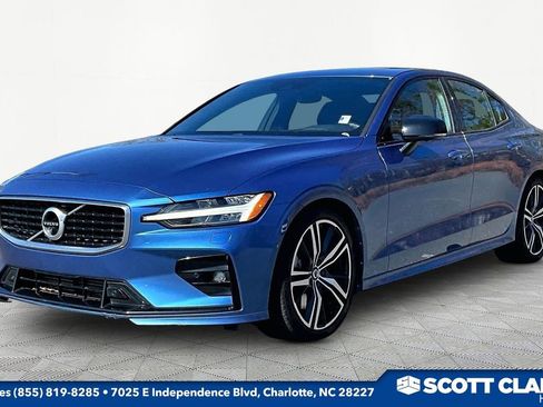 Used 2020 Volvo S60 T6 R-Design image 3