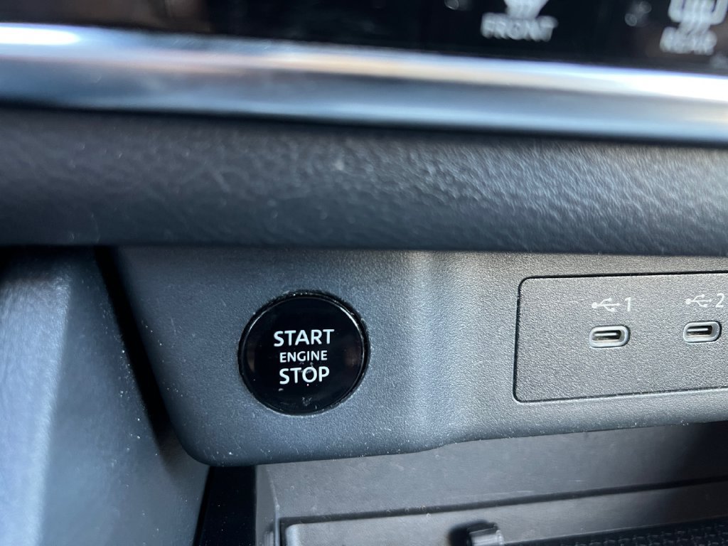 Used 2024 Nissan Rogue SV FWD image 32