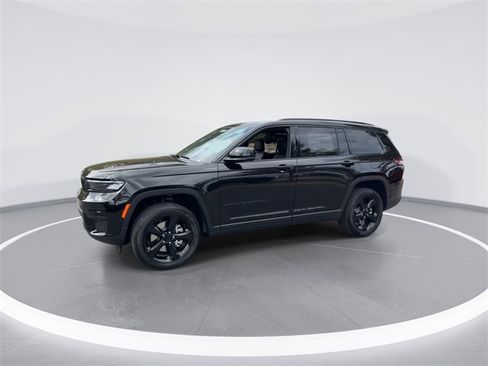 New 2025 Jeep Grand Cherokee L Altitude image 4