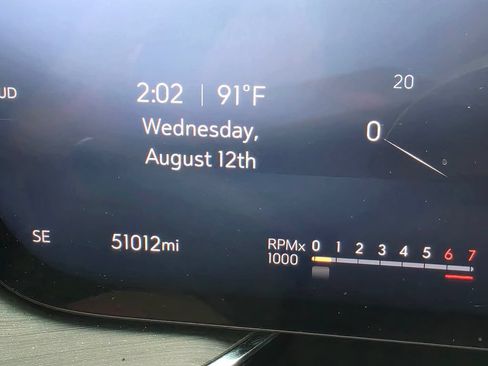 Used 2024 Buick Envision Preferred AWD/4WD image 31