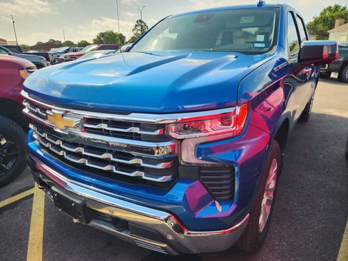 Used 2024 Chevrolet Silverado 1500 LTZ AWD/4WD image 2
