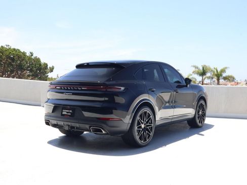 Certified 2025 Porsche Cayenne Coupe w/ Premium Package Plus AWD/4WD image 9