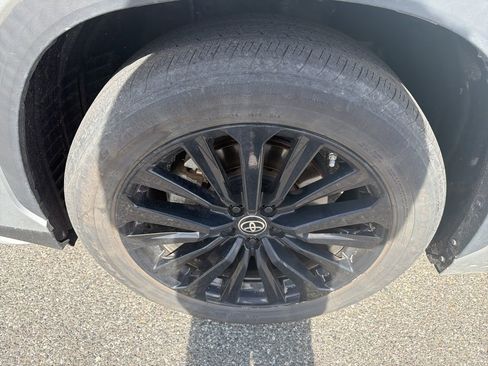 Used 2023 Toyota Highlander XSE image 11