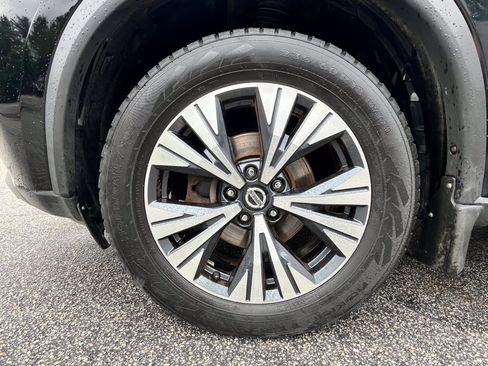 Used 2021 Nissan Rogue SV AWD/4WD image 12
