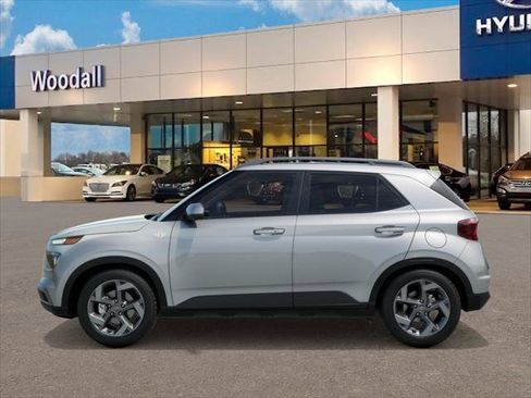 New 2025 Hyundai Venue SEL image 3