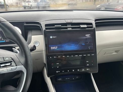 Certified 2022 Hyundai Tucson Limited image 18