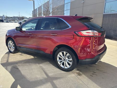 Used 2021 Ford Edge Titanium w/ Equipment Group 301A image 8