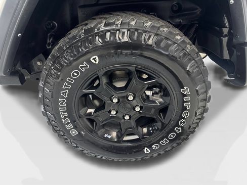 Used 2023 Jeep Wrangler Unlimited AWD/4WD image 88