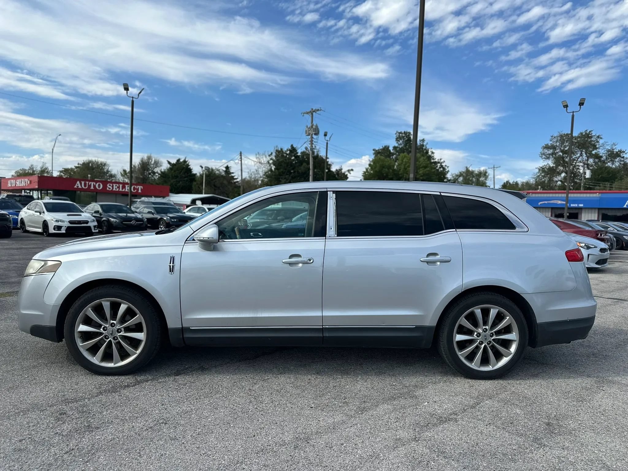 Used 2012 Lincoln MKT AWD image 9
