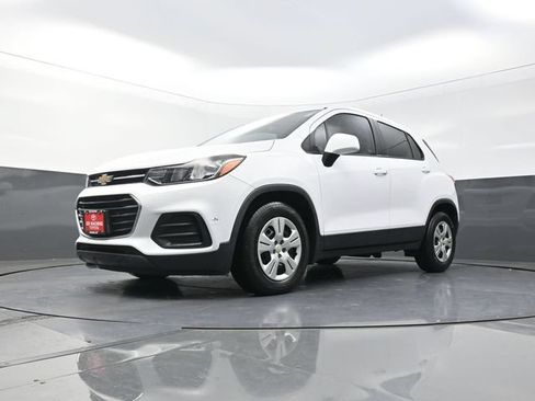 Used 2018 Chevrolet Trax LS FWD image 33