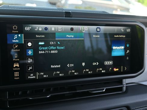 Used 2025 Jeep Wrangler Unlimited Sahara AWD/4WD image 25